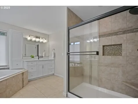 16930 SW Ledgestone Drive Beaverton OR 97007