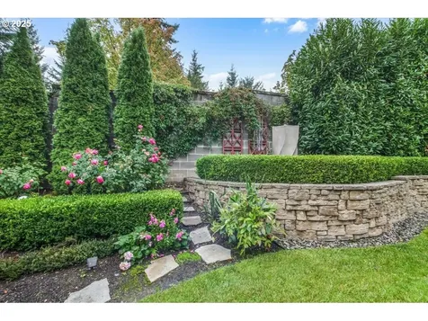 16930 SW Ledgestone Drive Beaverton OR 97007