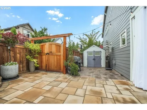 16930 SW Ledgestone Drive Beaverton OR 97007