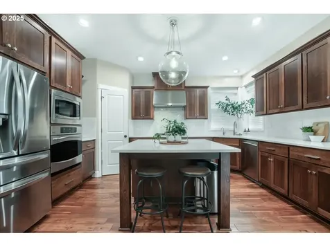 16930 SW Ledgestone Drive Beaverton OR 97007