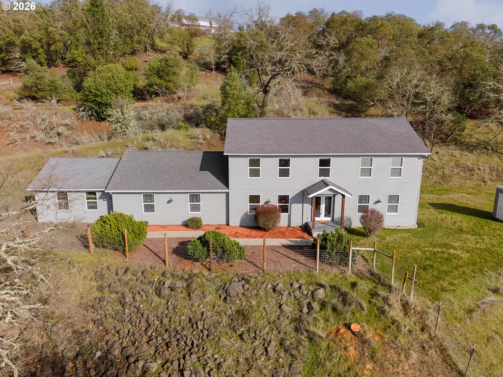 3257 NE Follett Street Roseburg OR 97470