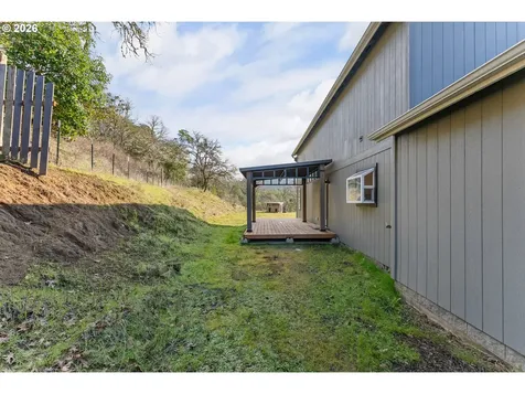 3257 NE Follett Street Roseburg OR 97470