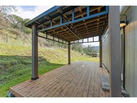 3257 NE Follett Street Roseburg OR 97470
