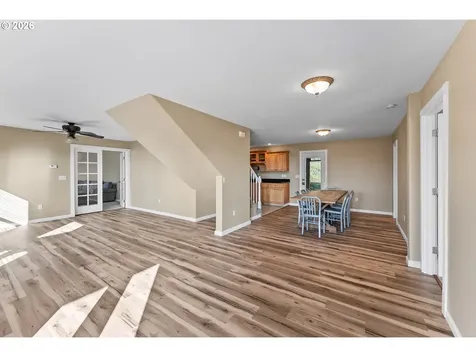 3257 NE Follett Street Roseburg OR 97470