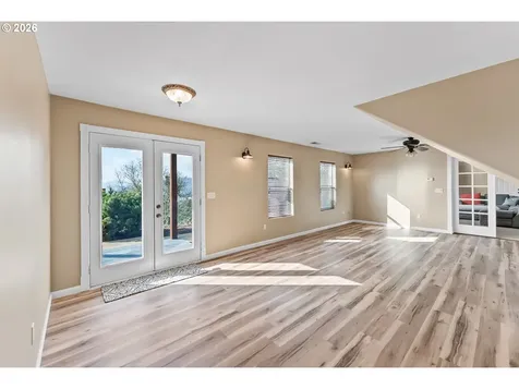 3257 NE Follett Street Roseburg OR 97470