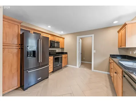 3257 NE Follett Street Roseburg OR 97470