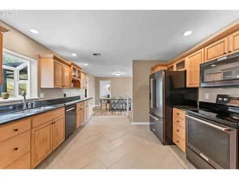 3257 NE Follett Street Roseburg OR 97470