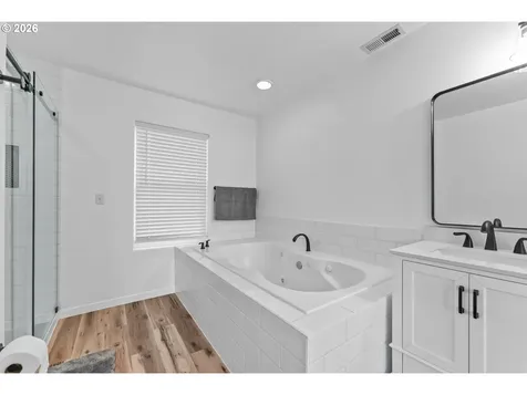 3257 NE Follett Street Roseburg OR 97470