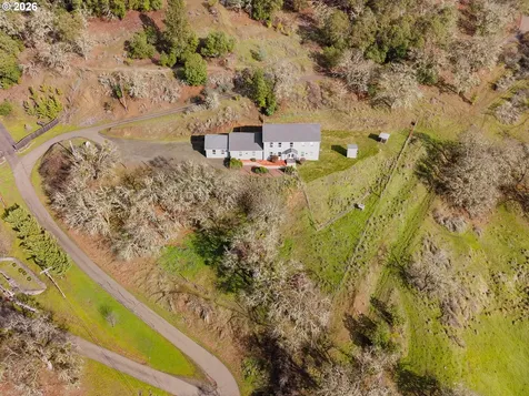 3257 NE Follett Street Roseburg OR 97470