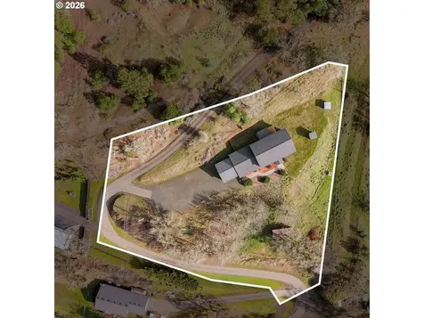3257 NE Follett Street Roseburg OR 97470