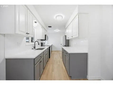4528 SE 111th Avenue Portland OR 97266