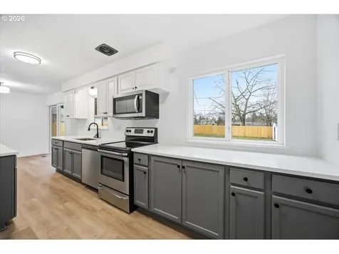 4528 SE 111th Avenue Portland OR 97266