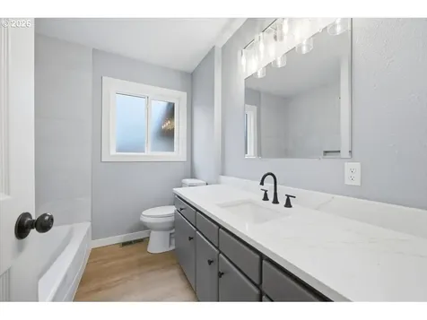 4528 SE 111th Avenue Portland OR 97266