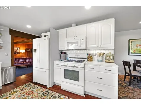 2035 Buck Street Eugene OR 97405