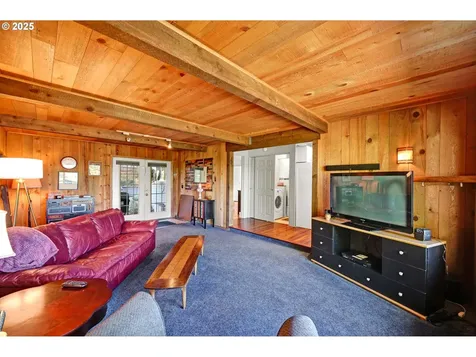 2035 Buck Street Eugene OR 97405