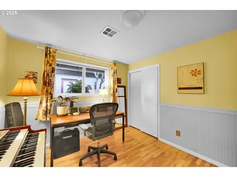 2035 Buck Street Eugene OR 97405