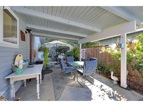 2035 Buck Street Eugene OR 97405