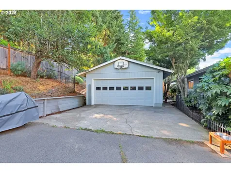 2035 Buck Street Eugene OR 97405