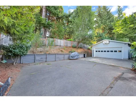 2035 Buck Street Eugene OR 97405