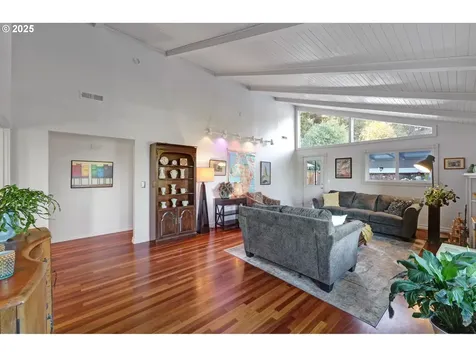 2035 Buck Street Eugene OR 97405