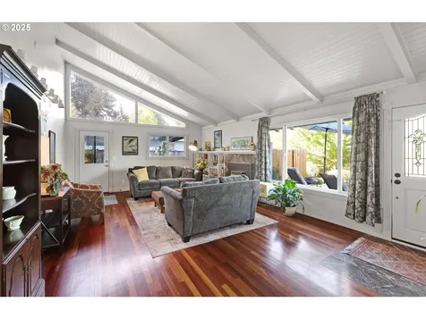 2035 Buck Street Eugene OR 97405