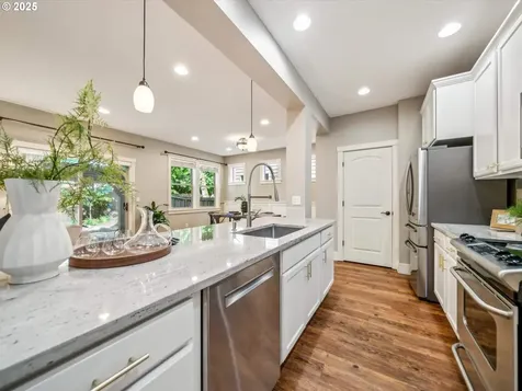 7998 SW Kelso Court Portland OR 97224