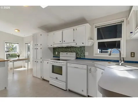 955 NE Mill C-18 Street Waldport OR 97394