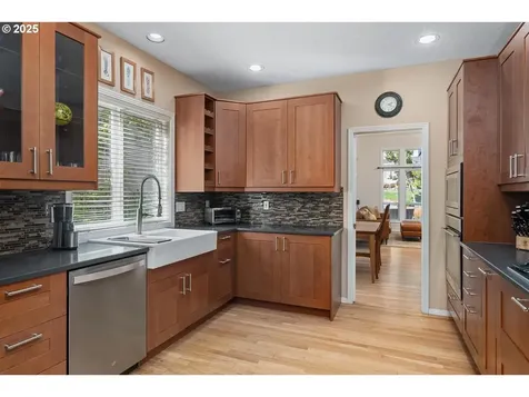 10748 SW Oriole Circle Beaverton OR 97007