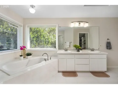 10748 SW Oriole Circle Beaverton OR 97007