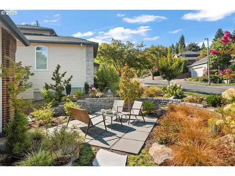 10748 SW Oriole Circle Beaverton OR 97007