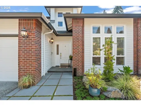 10748 SW Oriole Circle Beaverton OR 97007