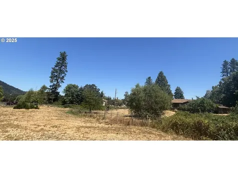 1931 Sleepy Hollow Loop Grants Pass OR 97527