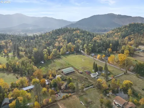 1931 Sleepy Hollow Loop Grants Pass OR 97527
