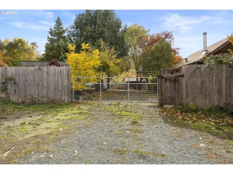 1931 Sleepy Hollow Loop Grants Pass OR 97527