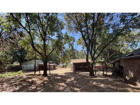1931 Sleepy Hollow Loop Grants Pass OR 97527