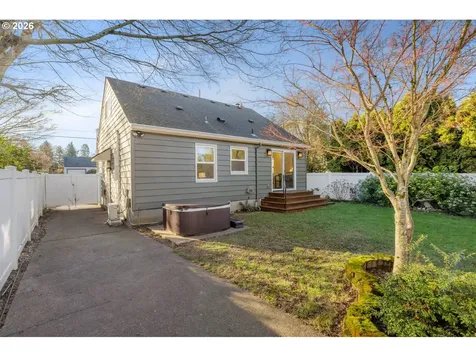 4231 SE Long Street Portland OR 97206