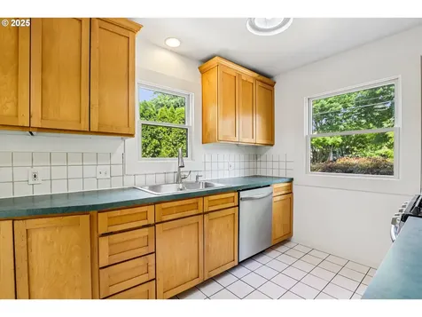 1816 N Jarrett Street Portland OR 97217