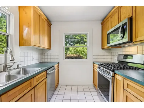 1816 N Jarrett Street Portland OR 97217