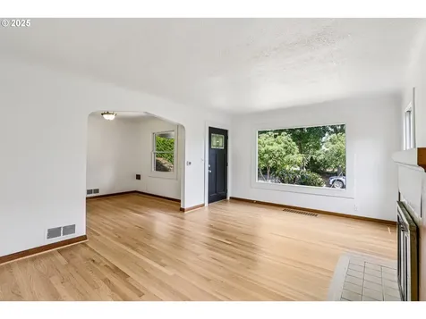1816 N Jarrett Street Portland OR 97217