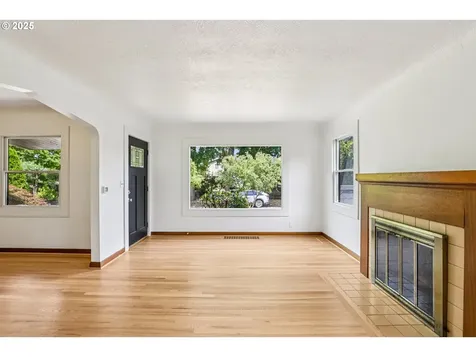 1816 N Jarrett Street Portland OR 97217