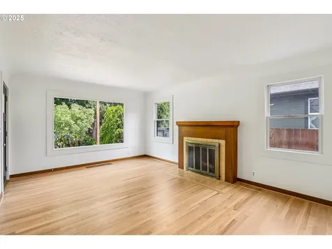 1816 N Jarrett Street Portland OR 97217