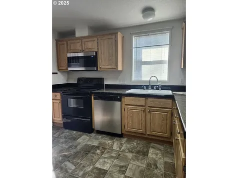 4875 NE Wyoming Circle Salem OR 97305