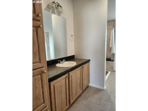 4875 NE Wyoming Circle Salem OR 97305