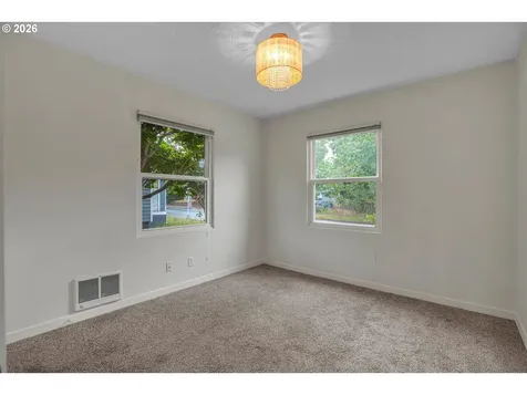 2012 E 33rd Street Vancouver WA 98663