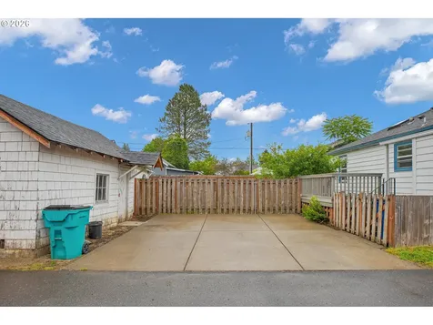 2012 E 33rd Street Vancouver WA 98663