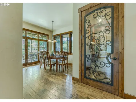27520 Erickson Road Eugene OR 97402