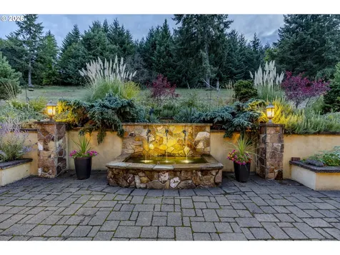 27520 Erickson Road Eugene OR 97402
