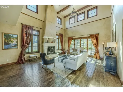 27520 Erickson Road Eugene OR 97402
