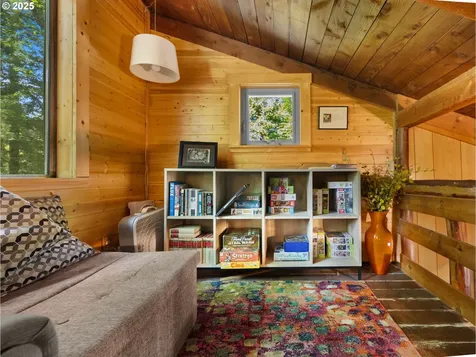 66655 E Barlow Trail Road Rhododendron OR 97049