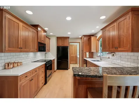 142 NE 11th Avenue Canby OR 97013